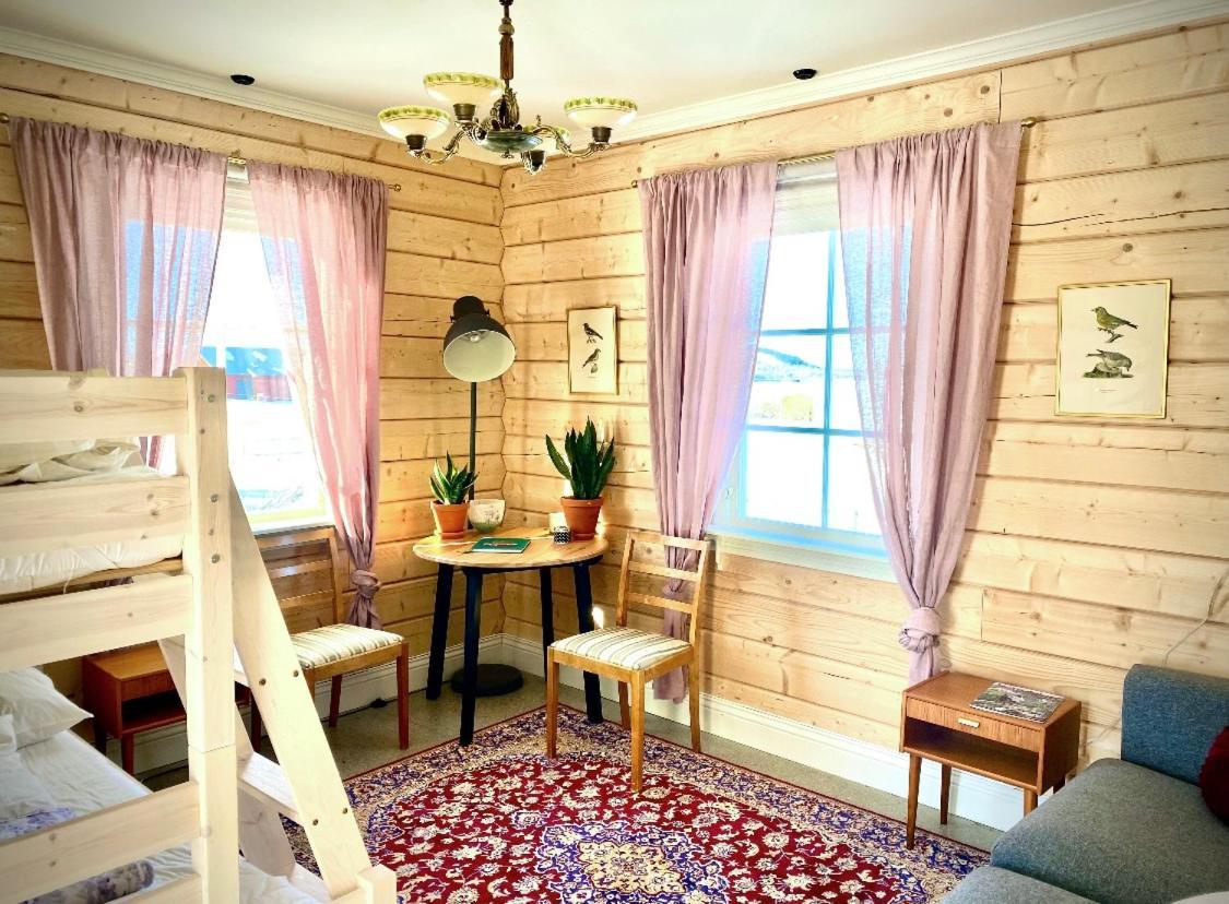 Scenic Small Guesthouse On Horse Farm By The Lake Froso Екстер'єр фото